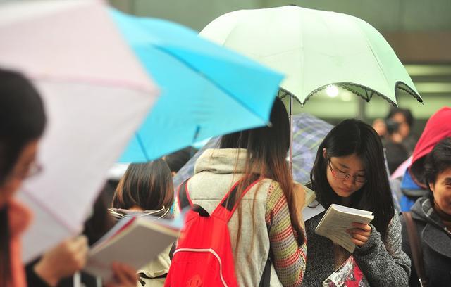 广东省考裸考上岸，机遇与挑战并存